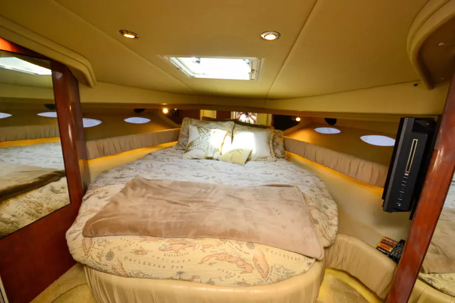 Master V Berth