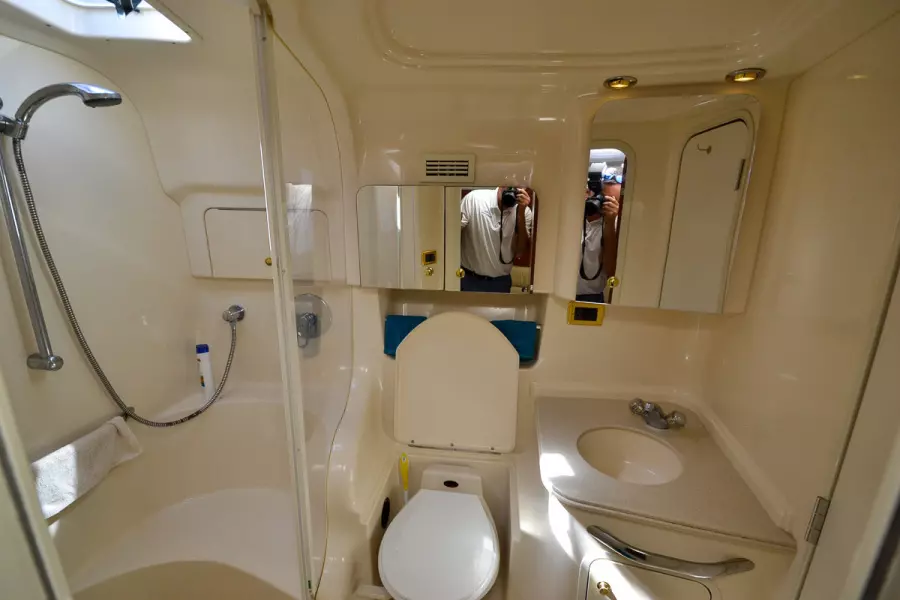 2001 Sea Ray 410 Sundancer