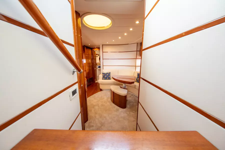 2004 Pershing Express