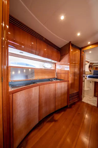 2004 Pershing Express