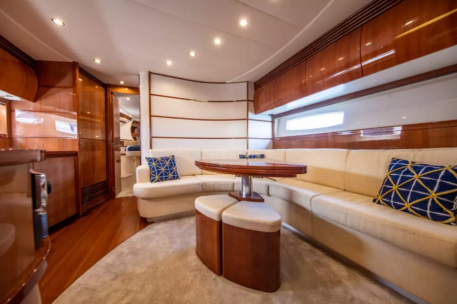 2004 Pershing Express