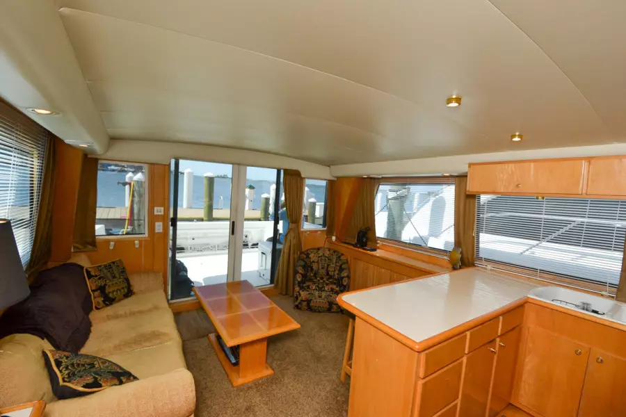 1998 Navigator 5300 Pilothouse