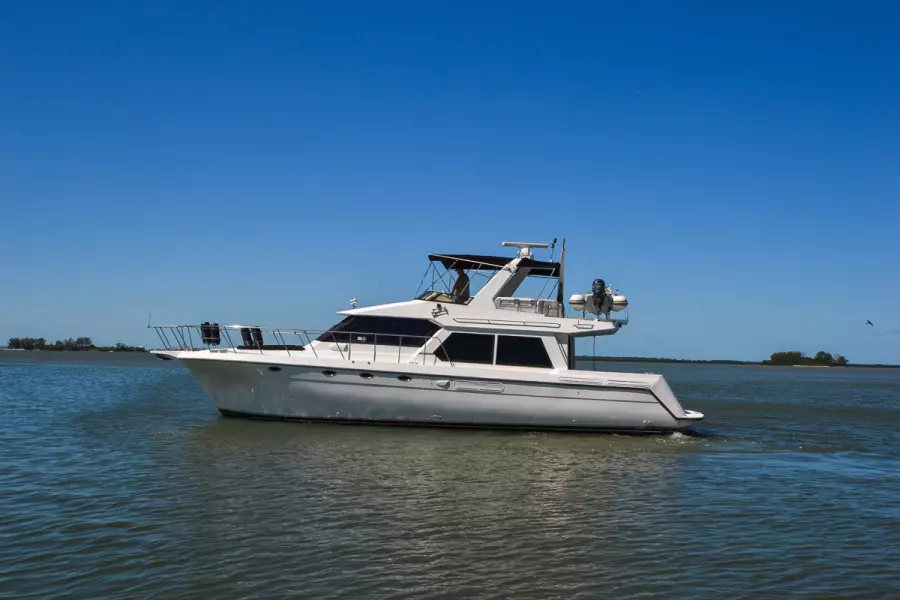 1998 Navigator 5300 Pilothouse
