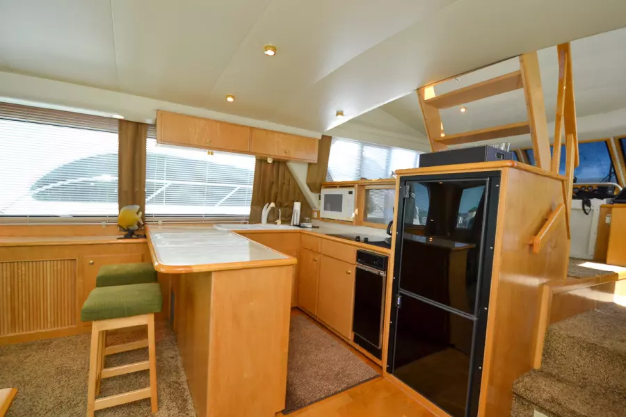 1998 Navigator 5300 Pilothouse