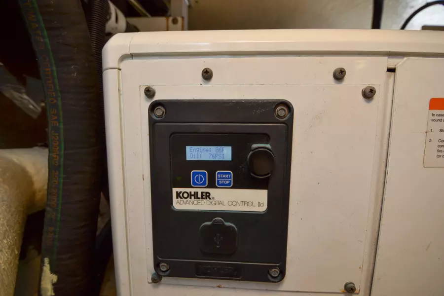 1998 Navigator 5300 Pilothouse