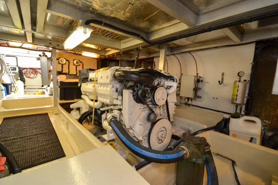 1998 Navigator 5300 Pilothouse