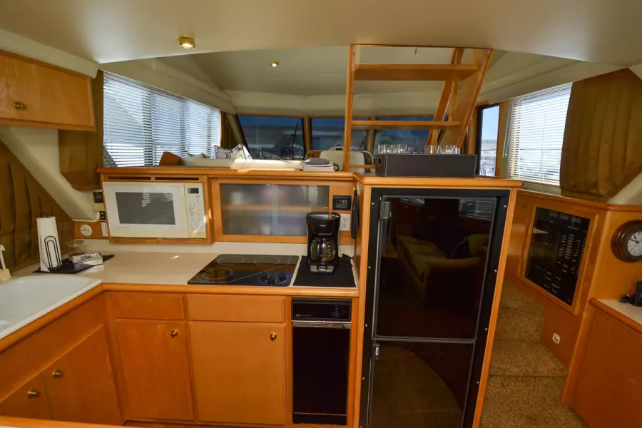 1998 Navigator 5300 Pilothouse