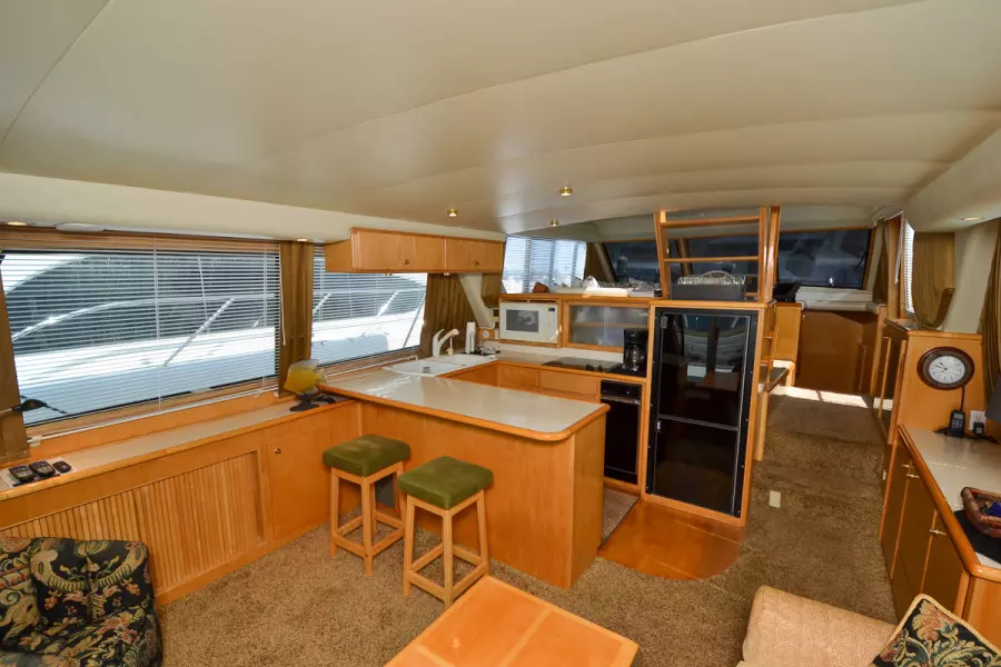 1998 Navigator 5300 Pilothouse