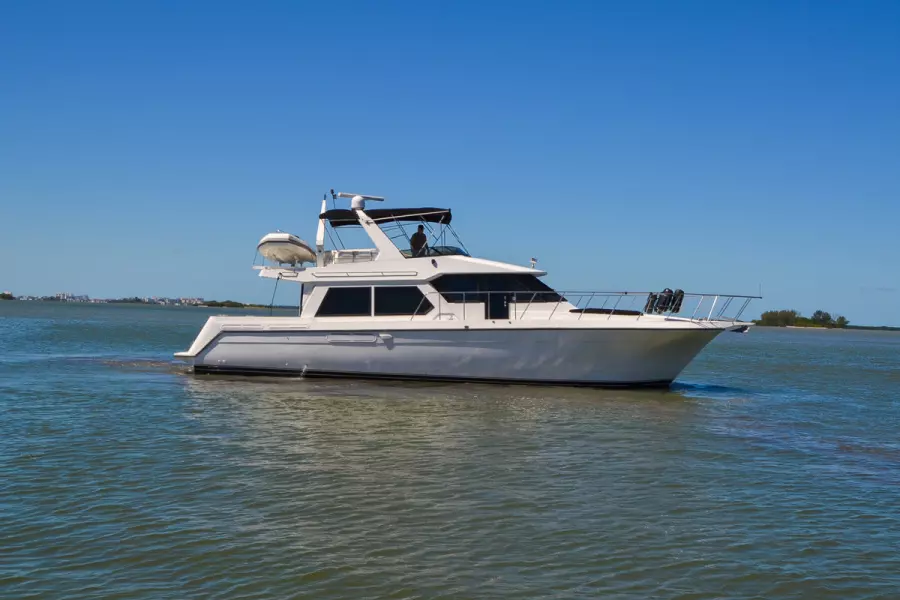 1998 Navigator 5300 Pilothouse