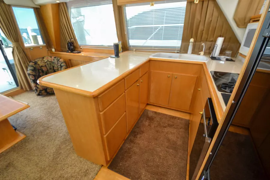 1998 Navigator 5300 Pilothouse