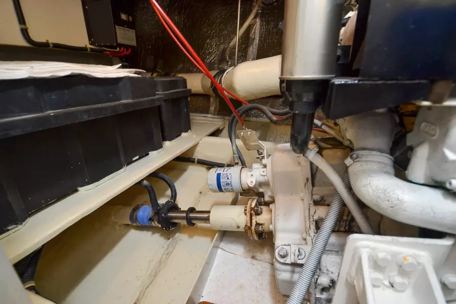 1998 Navigator 5300 Pilothouse