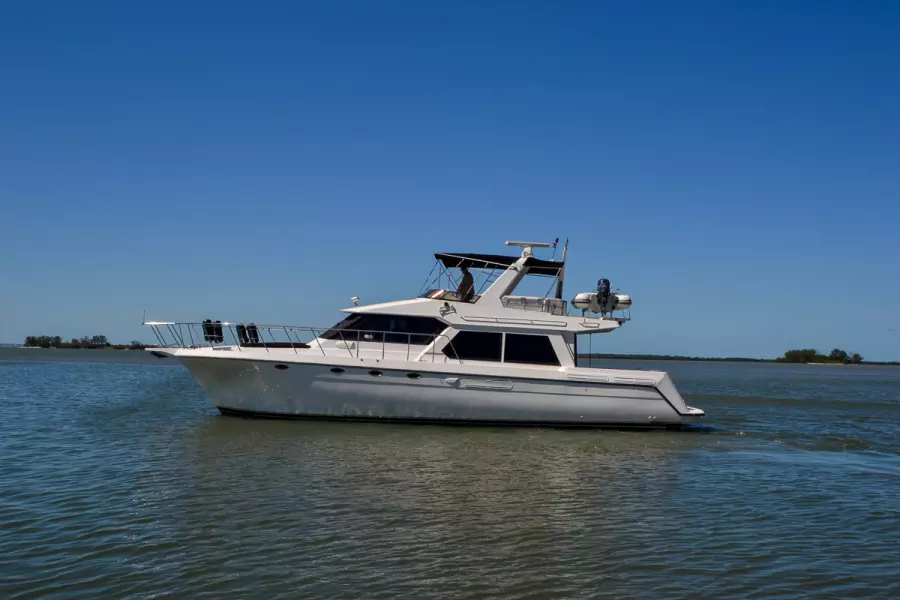 1998 Navigator 5300 Pilothouse