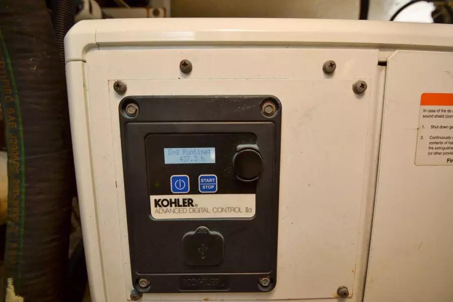 1998 Navigator 5300 Pilothouse