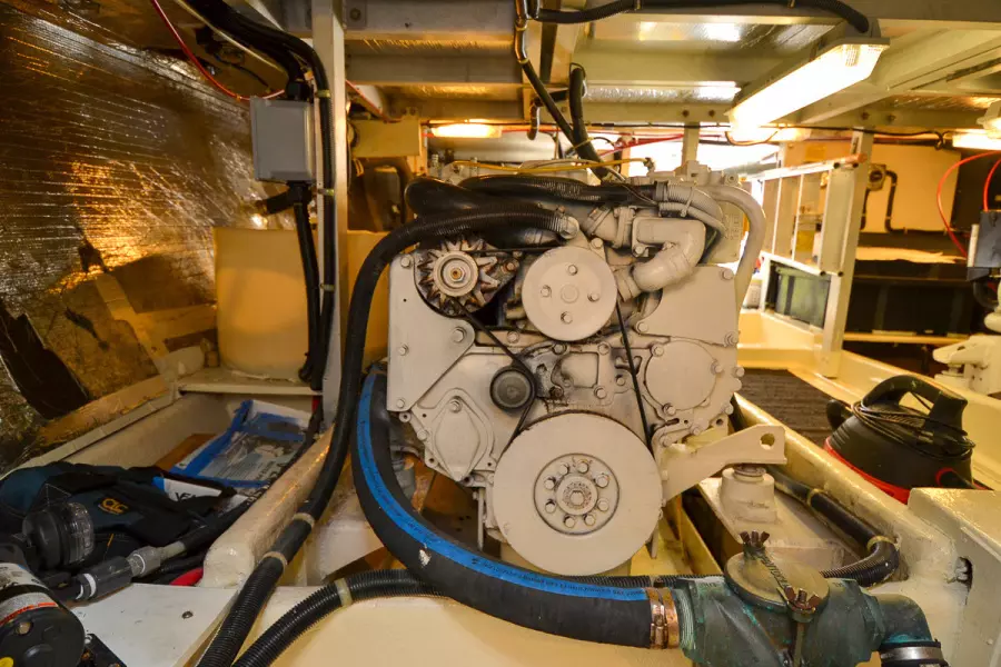 1998 Navigator 5300 Pilothouse