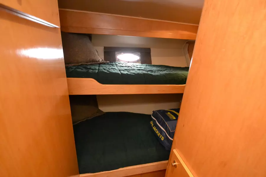 1998 Navigator 5300 Pilothouse