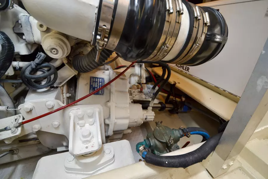 1998 Navigator 5300 Pilothouse