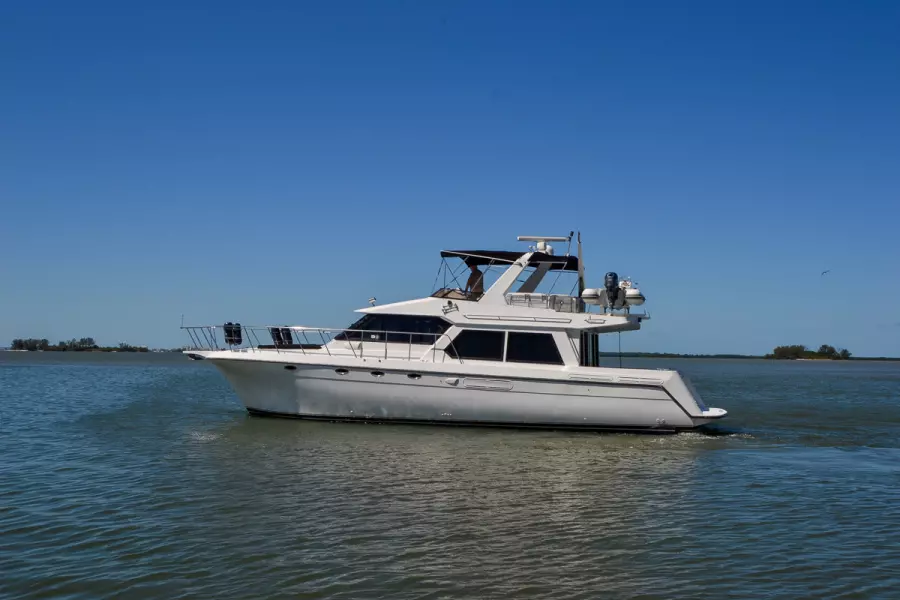 1998 Navigator 5300 Pilothouse