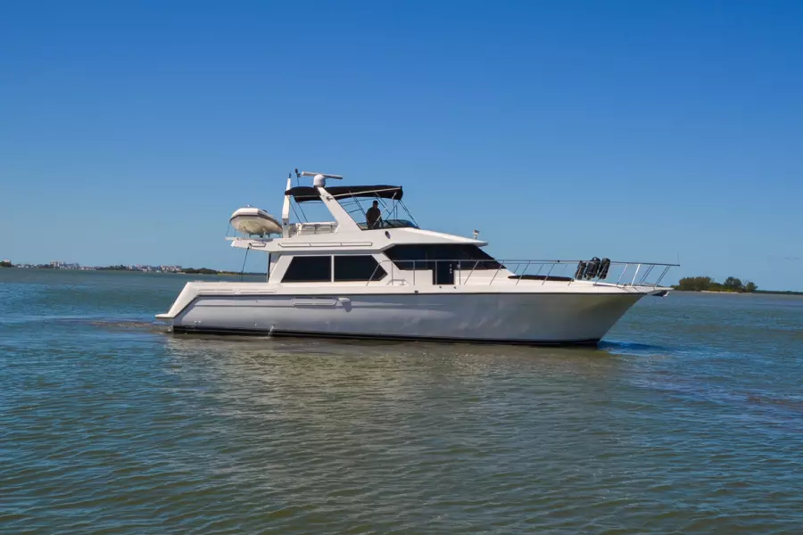 1998 Navigator 5300 Pilothouse