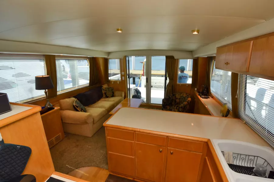 1998 Navigator 5300 Pilothouse
