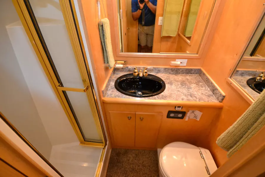 1998 Navigator 5300 Pilothouse