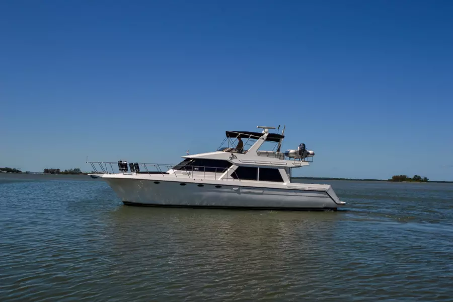 1998 Navigator 5300 Pilothouse