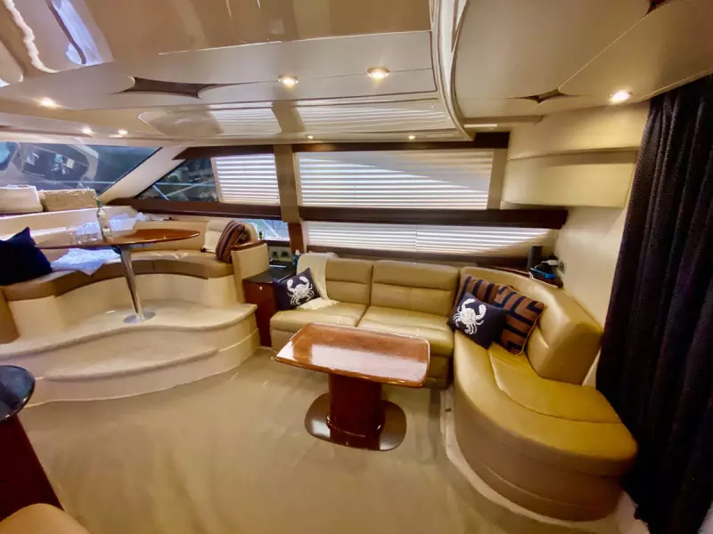 2008 Meridian 391 Sedan Bridge  504