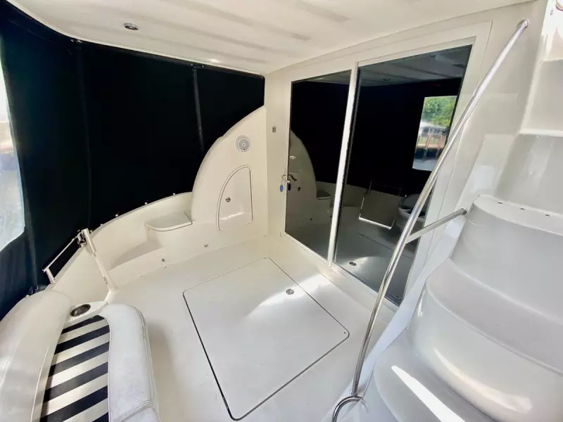 2008 Meridian 391 Sedan Bridge  515