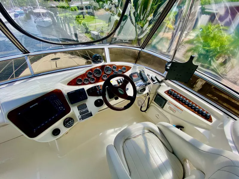 2008 Meridian 391 Sedan Bridge  521