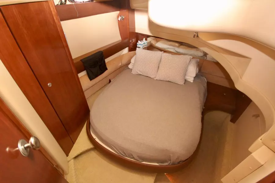 2008 Meridian 391 Sedan Bridge  501