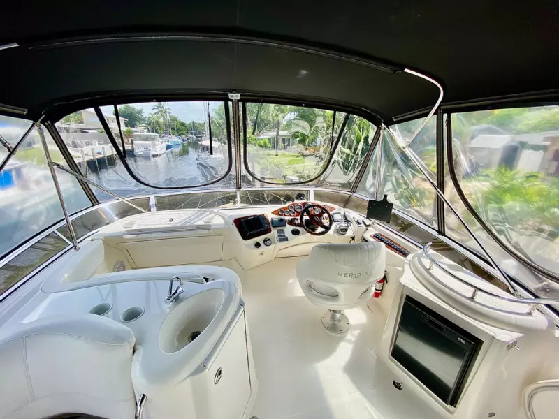 2008 Meridian 391 Sedan Bridge  518