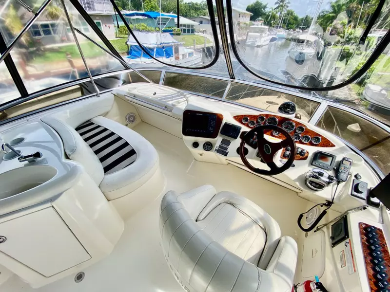 2008 Meridian 391 Sedan Bridge  525