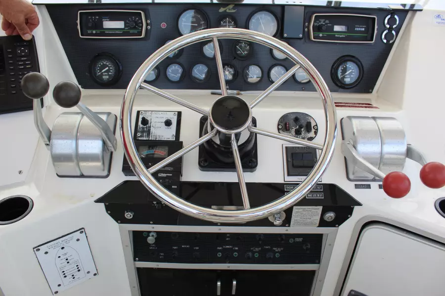 1989 Sea Ray 440 Convertible