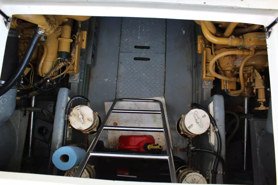 1989 Sea Ray 440 Convertible