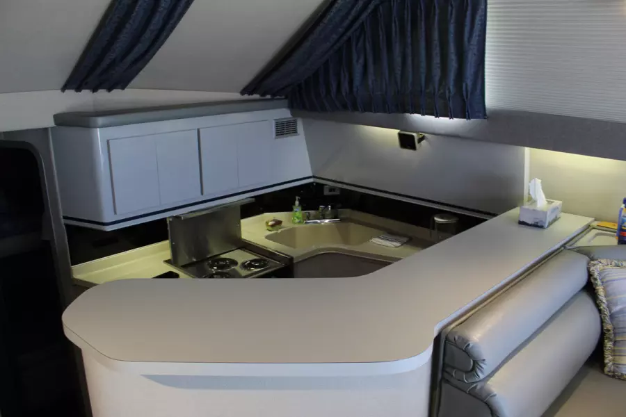 1989 Sea Ray 440 Convertible