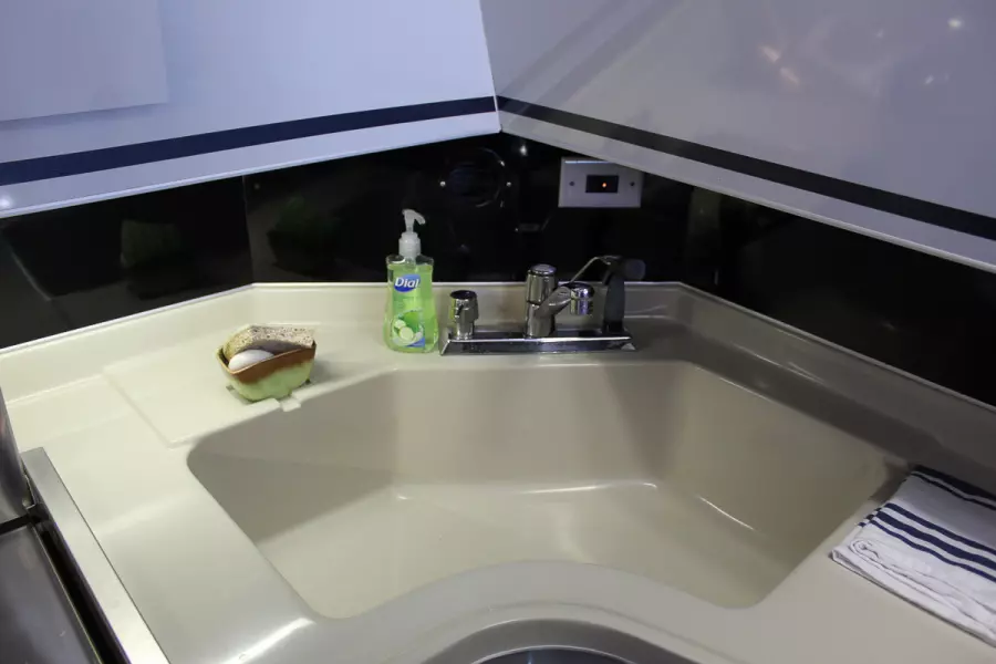 1989 Sea Ray 440 Convertible