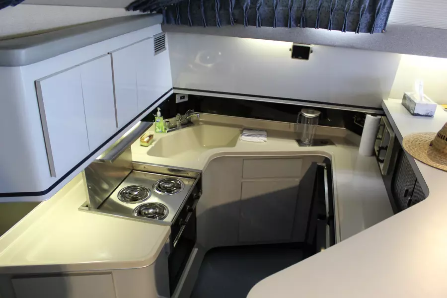 1989 Sea Ray 440 Convertible