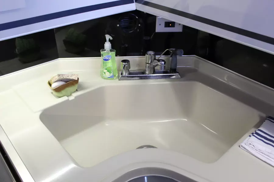 1989 Sea Ray 440 Convertible