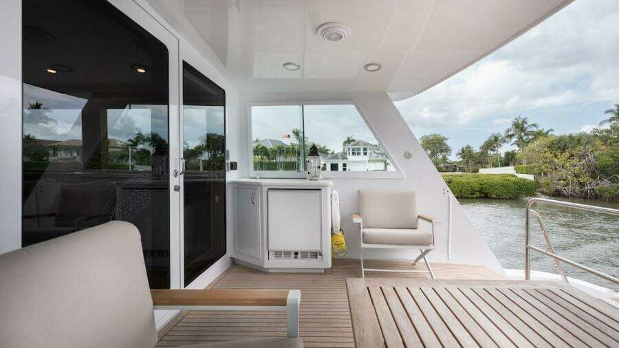 1998 Hatteras Sport Deck