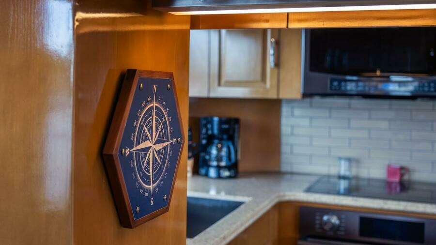 1998 Hatteras Sport Deck