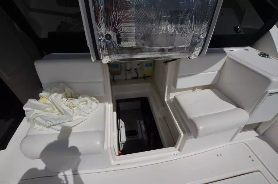 1999 Tiara Yachts 4000 Express