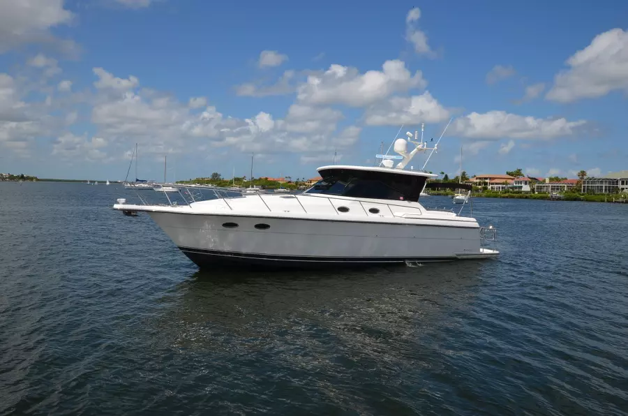 1999 Tiara Yachts 4000 Express