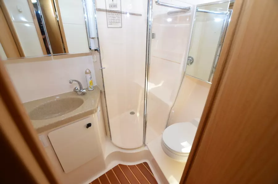 1999 Tiara Yachts 4000 Express