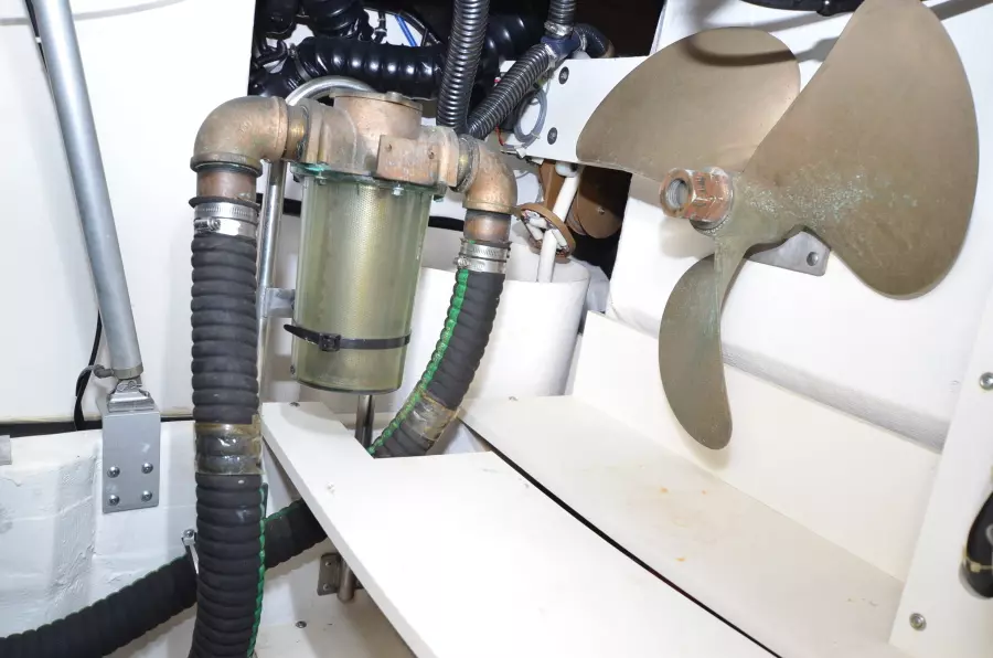 1999 Tiara Yachts 4000 Express