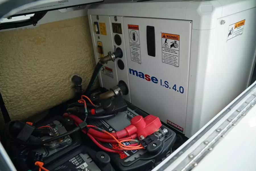 2013 Yellowfin 42 - engine