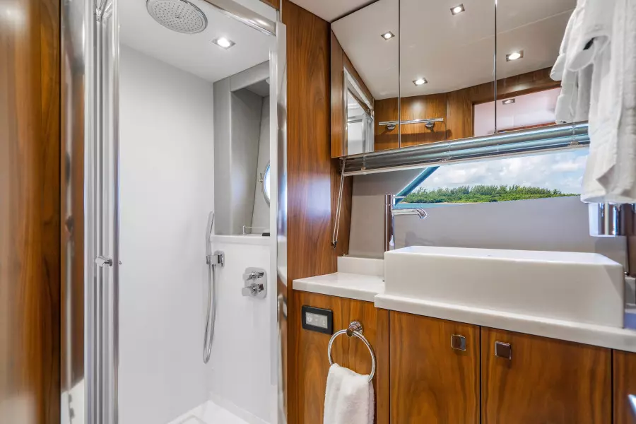 2019 Sunseeker Predator