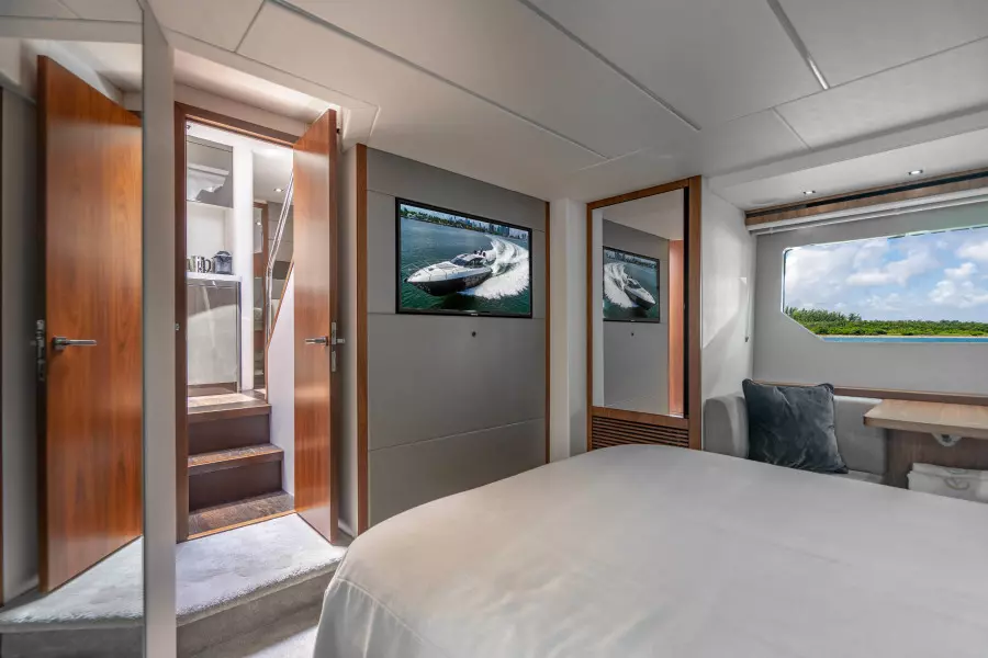 2019 Sunseeker Predator