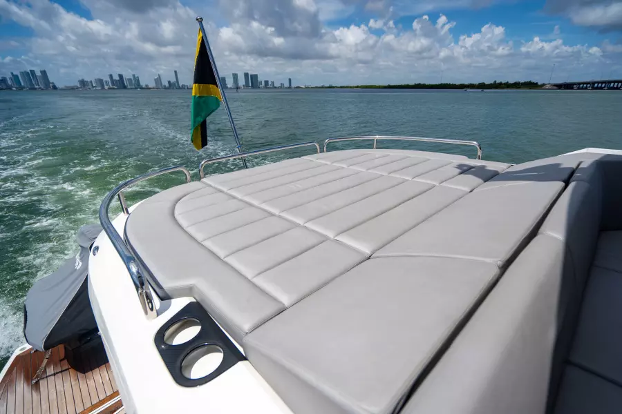 2019 Sunseeker Predator