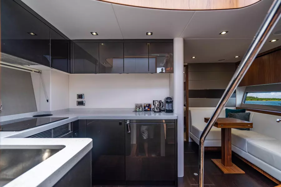 2019 Sunseeker Predator