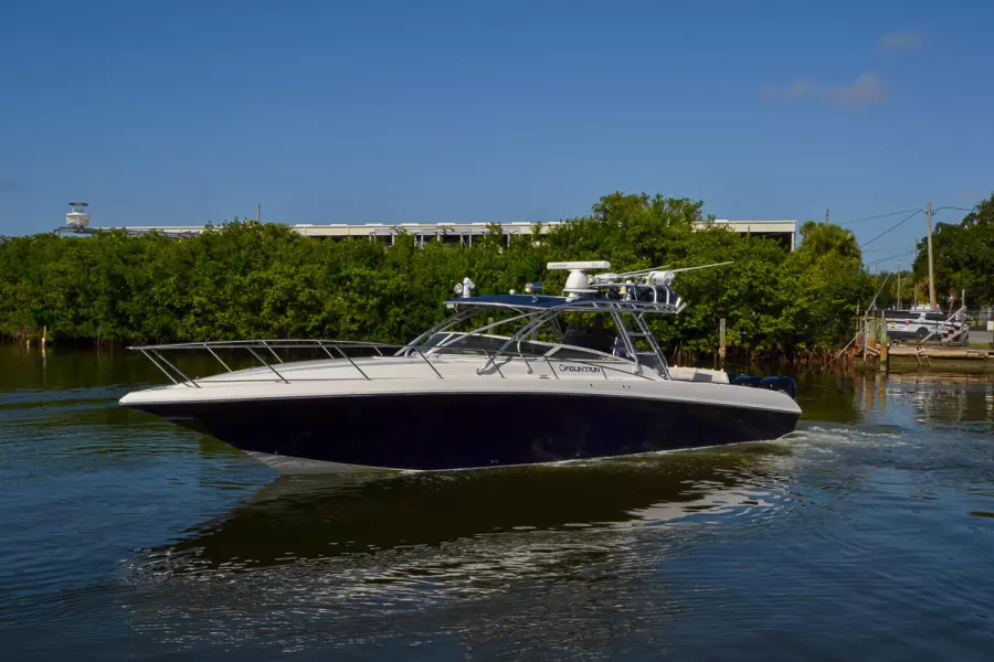 2008 Fountain 38 LX