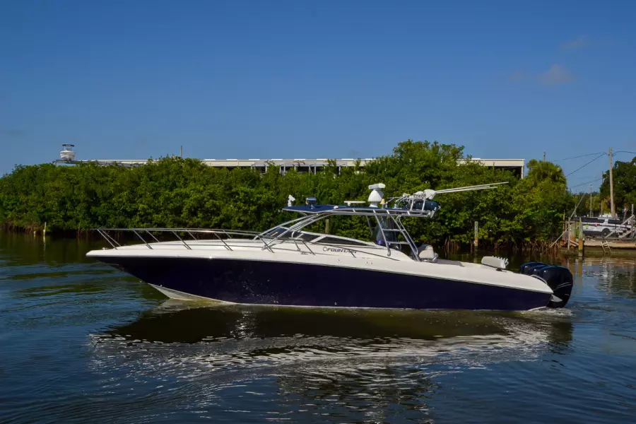 2008 Fountain 38 LX